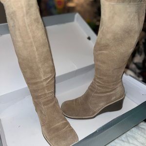 Soho light brown suede riding boots